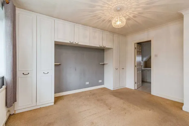 4 bed Detached