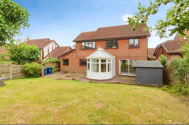 4 bed Detached