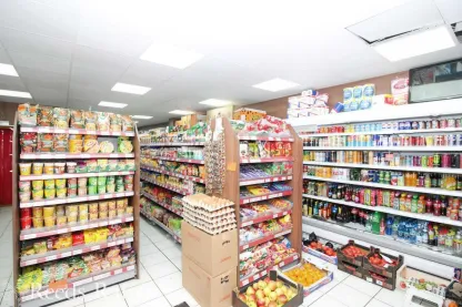 3 bed Shop
