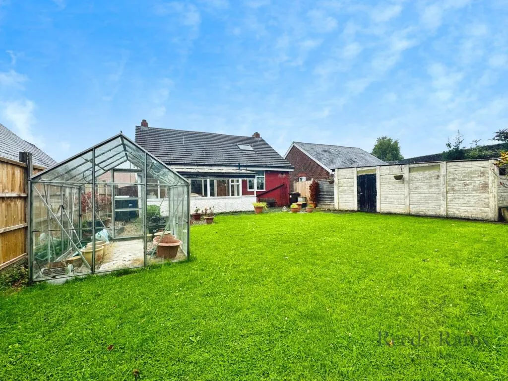 2 bed Detached Bungalow
