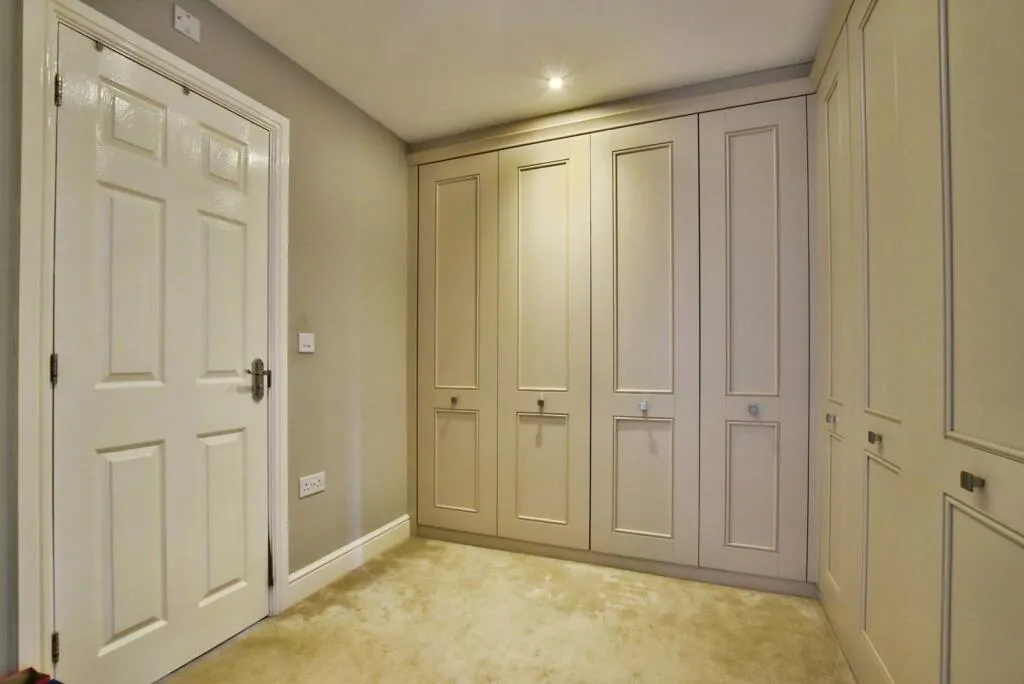 5 bed Detached