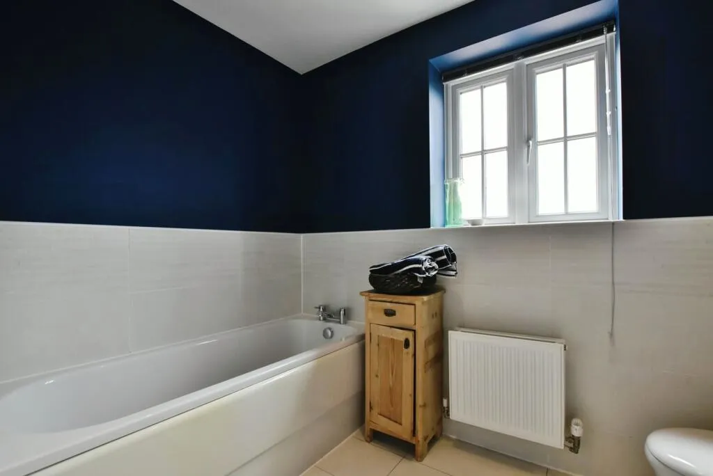 5 bed Detached