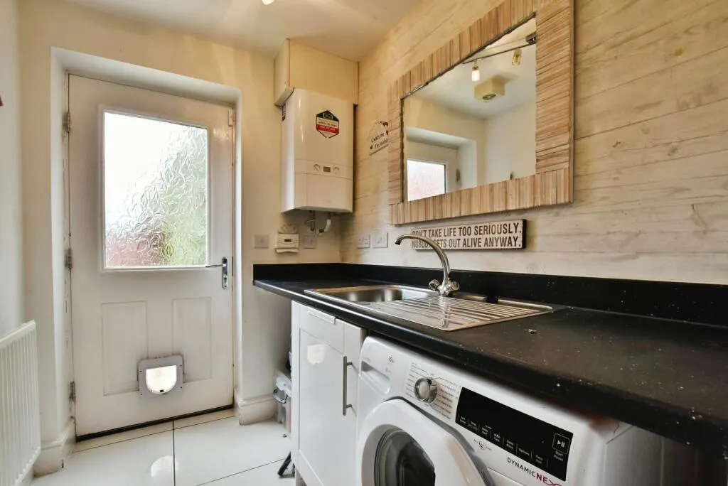 5 bed Detached