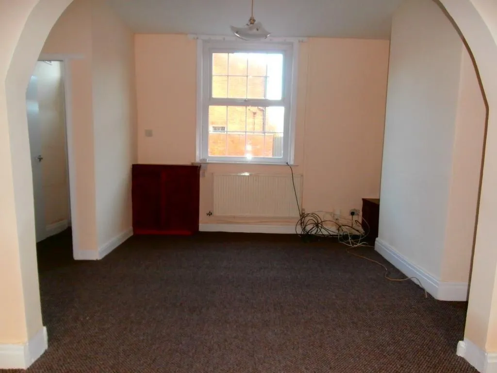 3 bed End of Terrace