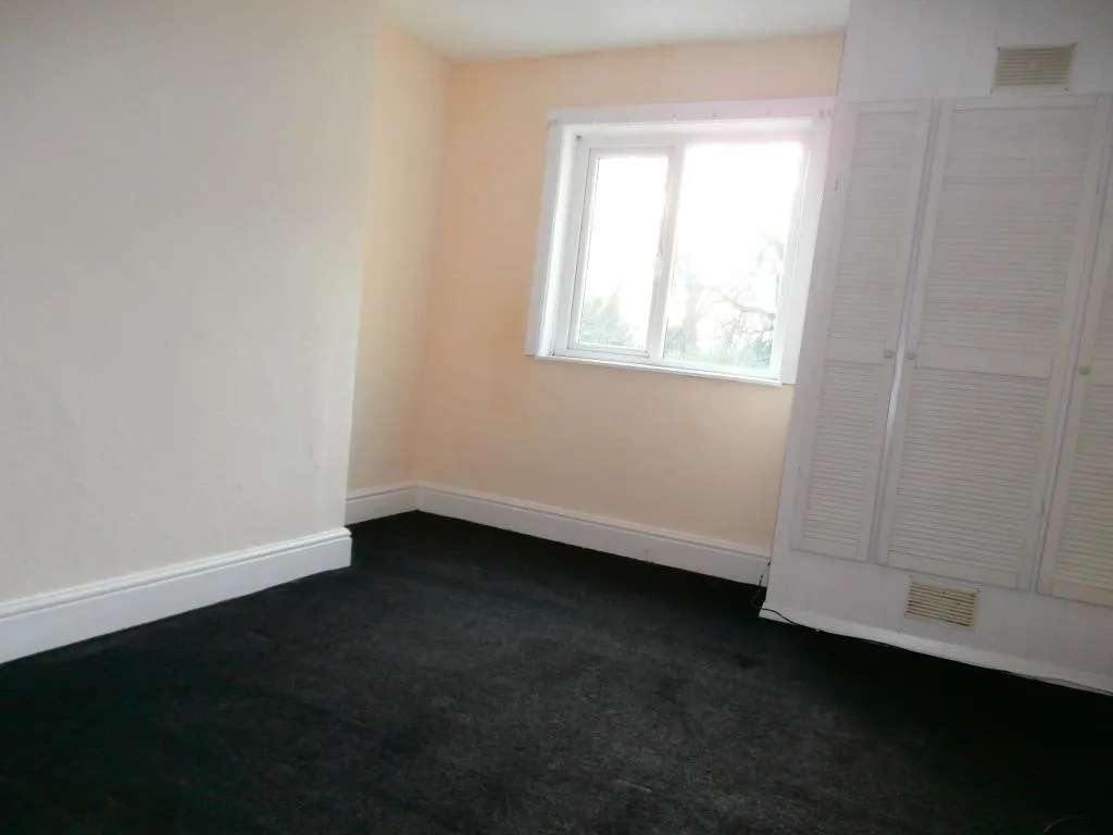 3 bed End of Terrace