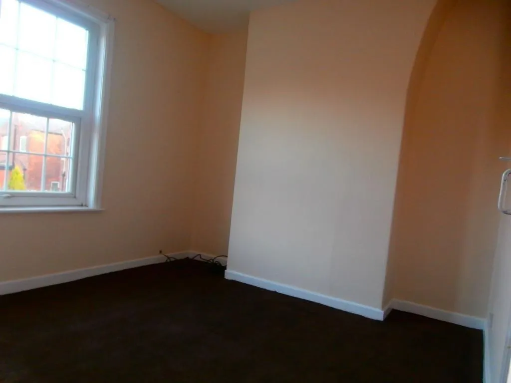 3 bed End of Terrace