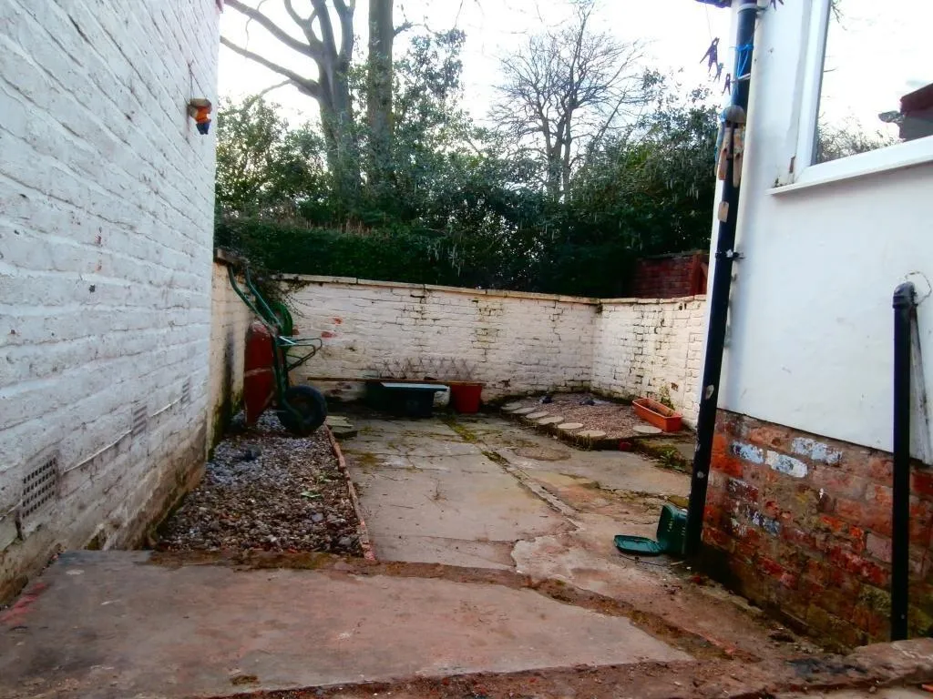 3 bed End of Terrace
