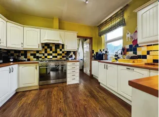 4 bed Detached