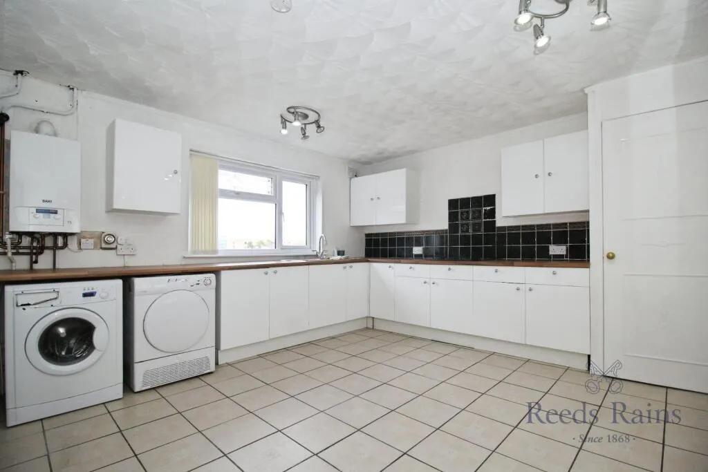 4 bed Terraced