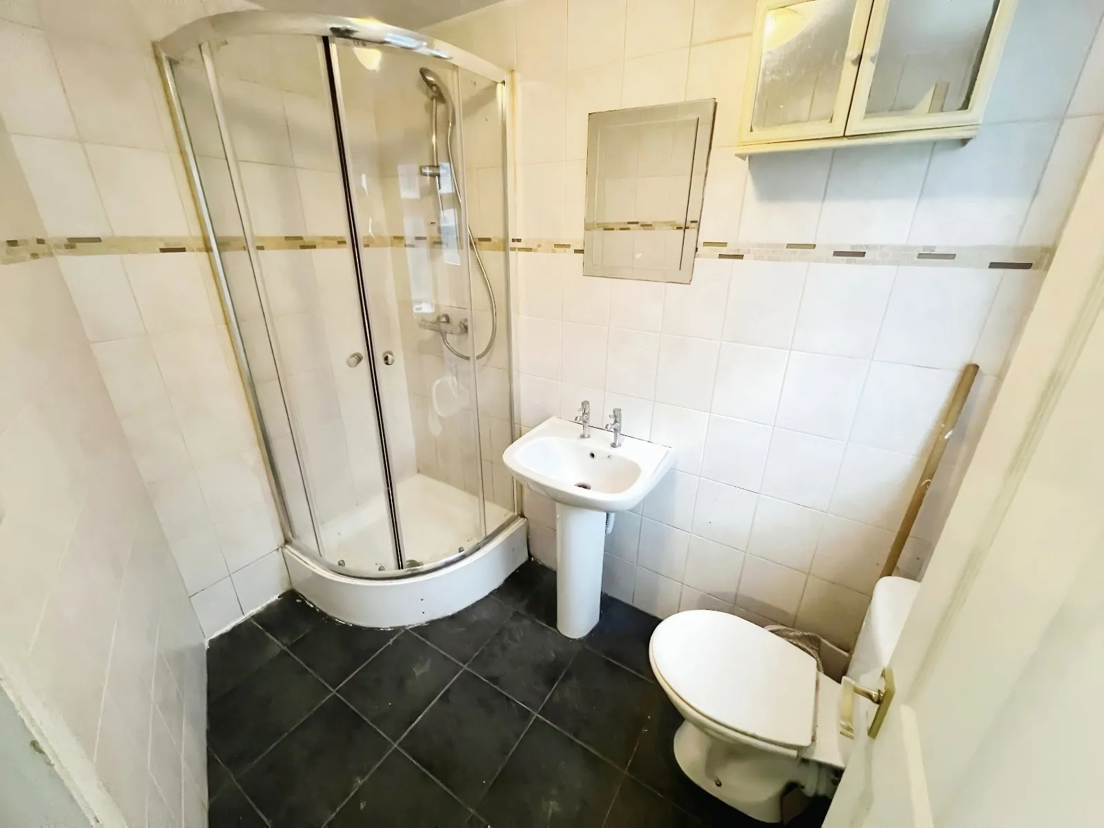 4 bed End of Terrace