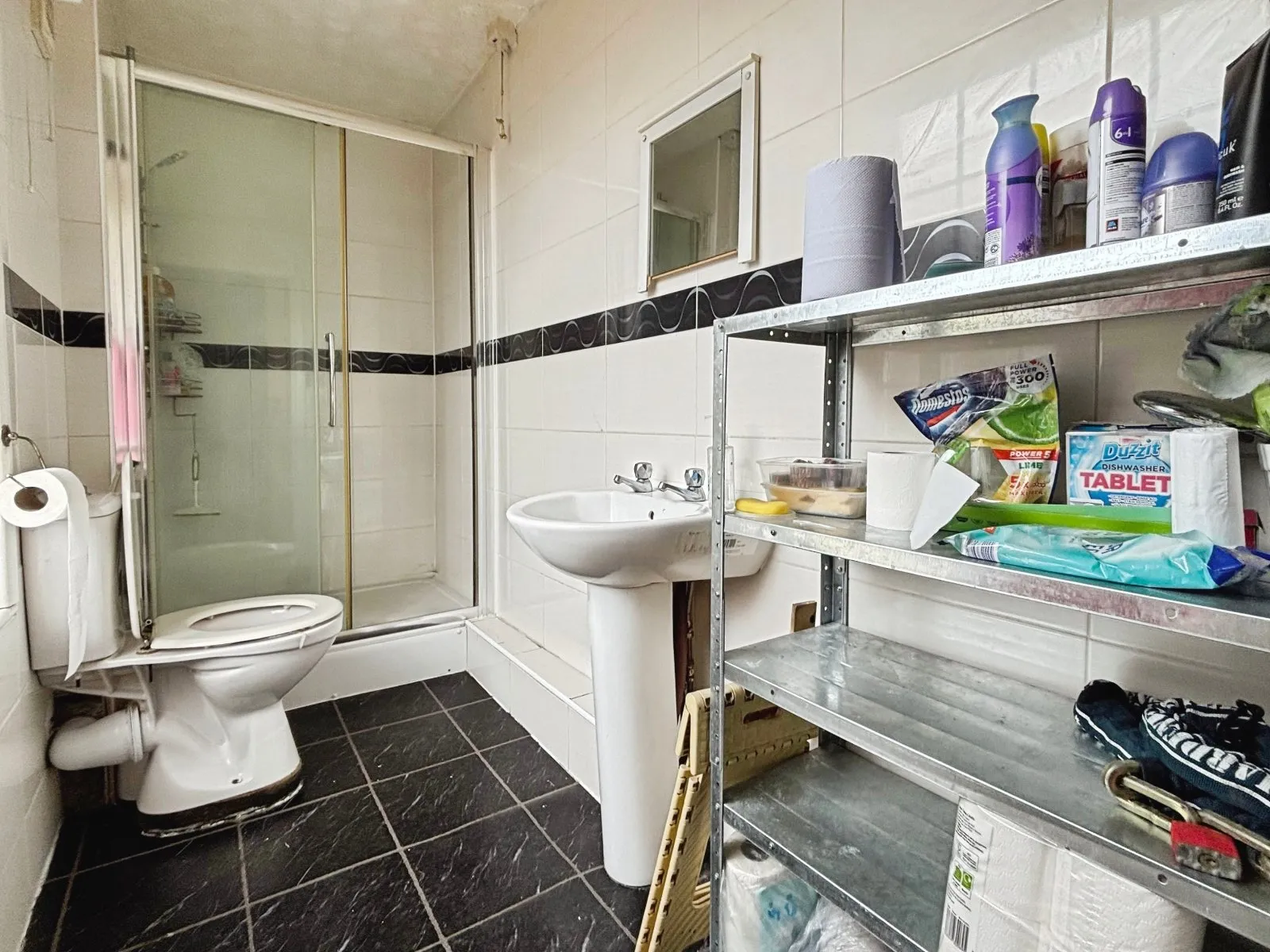4 bed Commercial Property