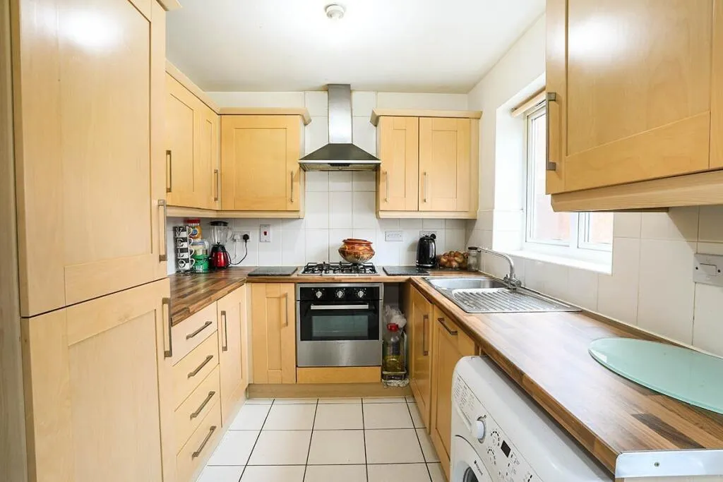 3 bed End of Terrace