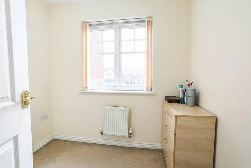 3 bed End of Terrace