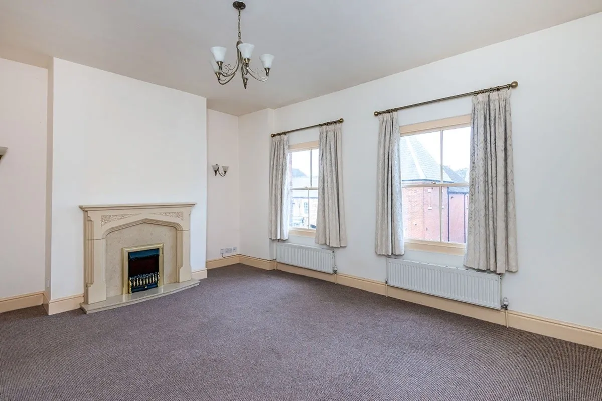 2 bed Commercial Property