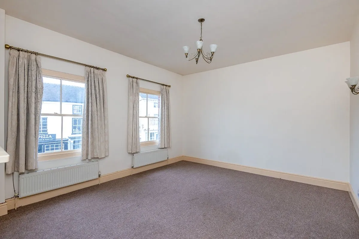 2 bed Commercial Property