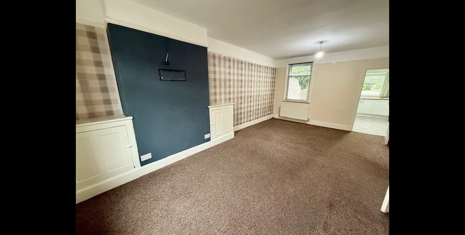 16 Exeter Road, Kingsteignton, Devon TQ12 3TZ DN99558	