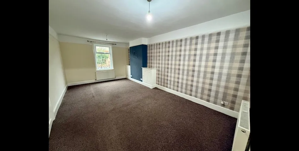 16 Exeter Road, Kingsteignton, Devon TQ12 3TZ DN99558	