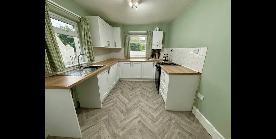 16 Exeter Road, Kingsteignton, Devon TQ12 3TZ DN99558	