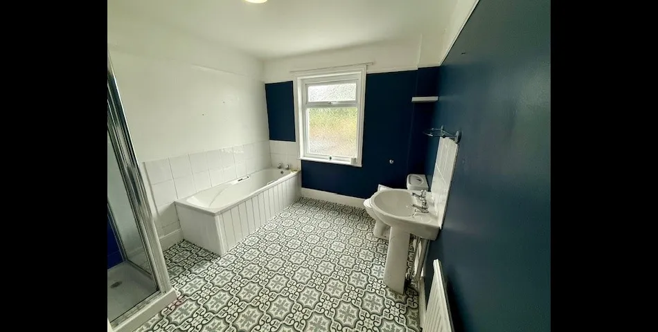 16 Exeter Road, Kingsteignton, Devon TQ12 3TZ DN99558	