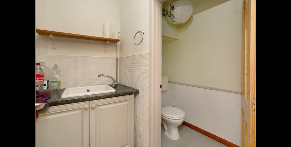 10 Bank Lane, Victoria Street, Totnes TQ9 5EH