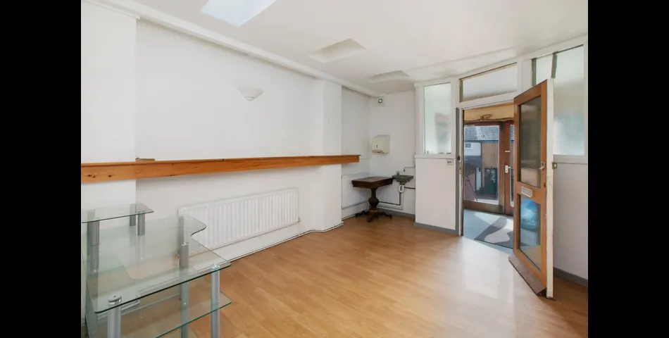 10 Bank Lane, Victoria Street, Totnes TQ9 5EH