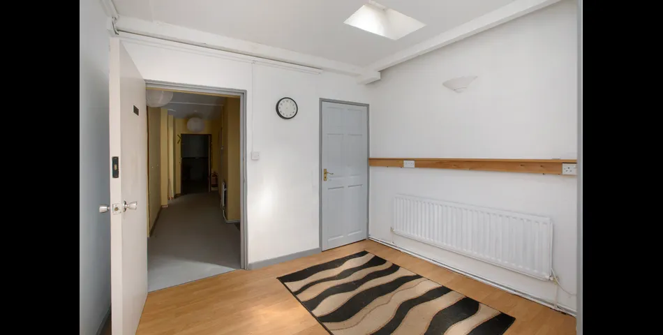 10 Bank Lane, Victoria Street, Totnes TQ9 5EH