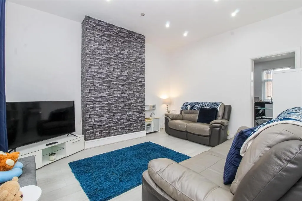 3 bed Terraced