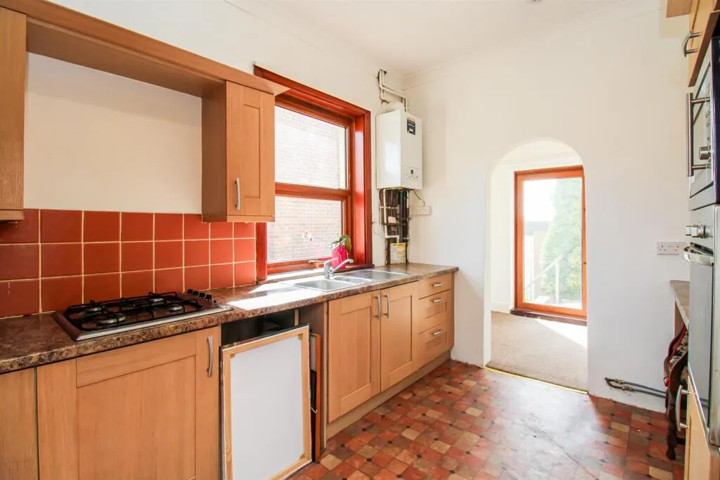 2 bed Detached