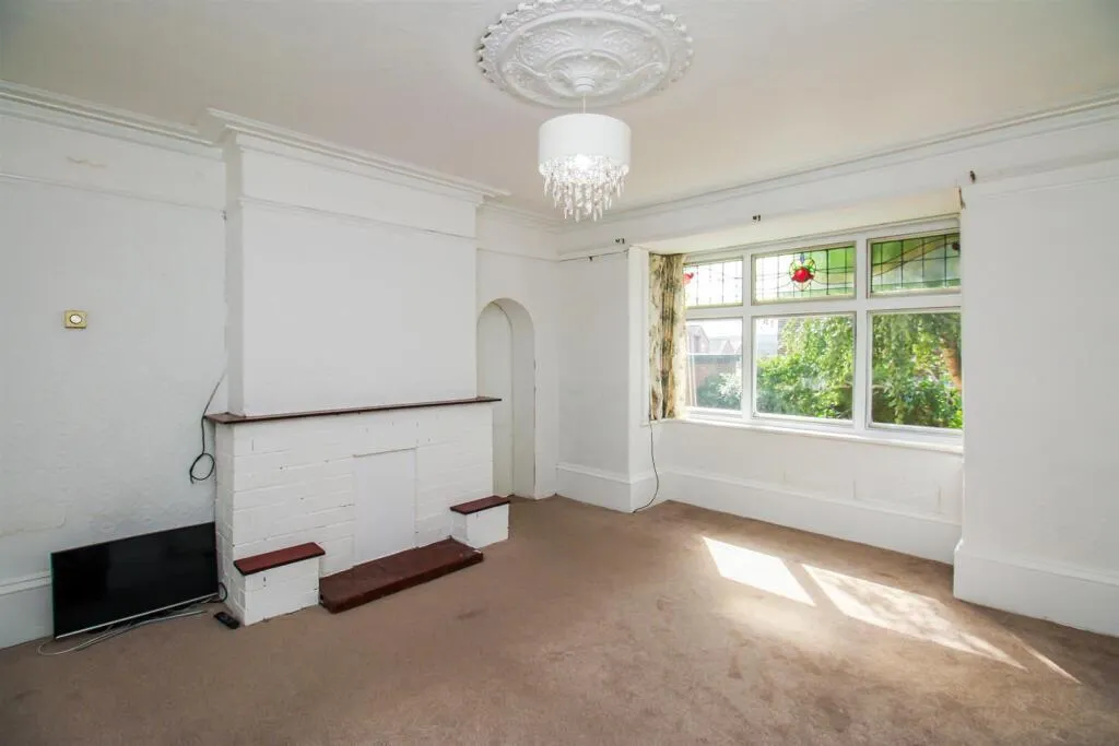 2 bed Detached