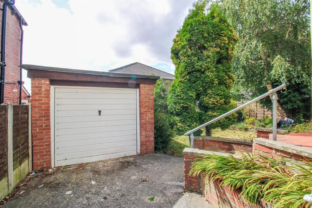 2 bed Detached