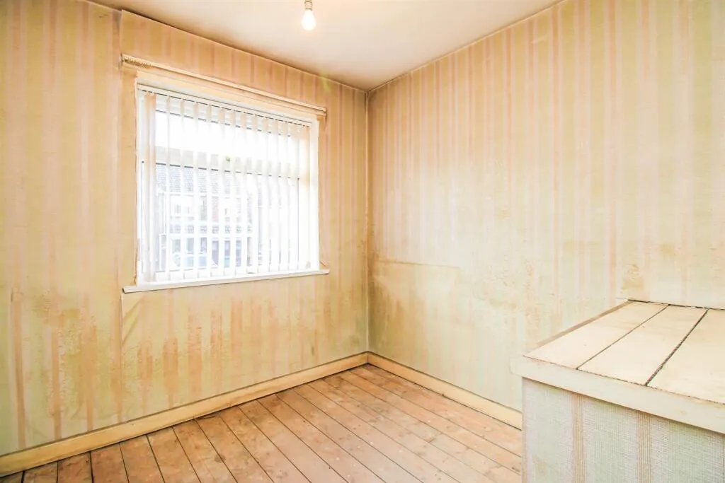 4 bed Semi-Detached