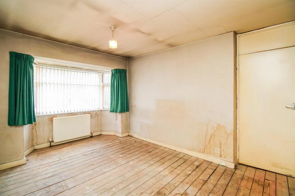 4 bed Semi-Detached