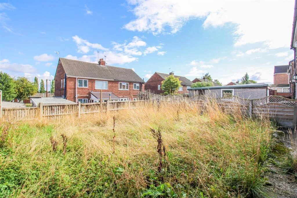 4 bed Semi-Detached