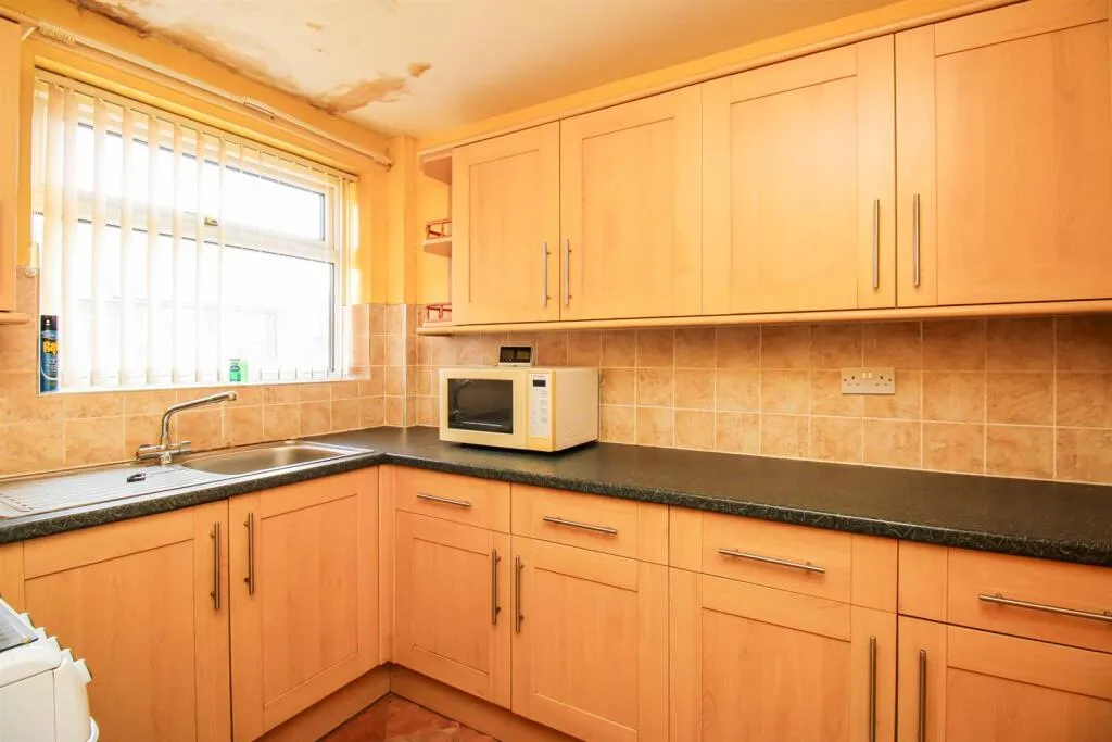 4 bed Semi-Detached