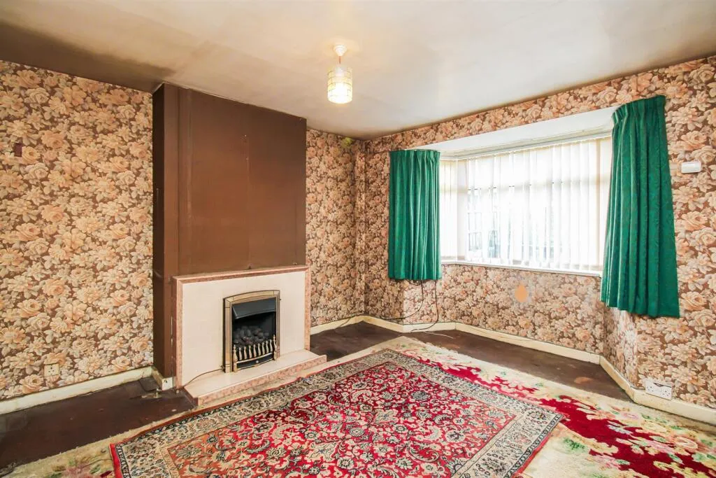 4 bed Semi-Detached