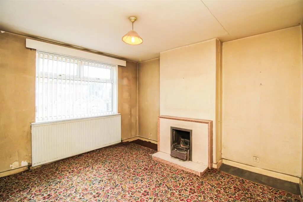 4 bed Semi-Detached