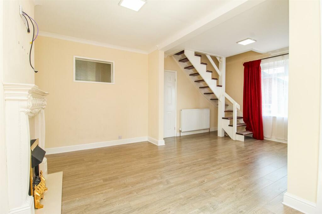 3 bed Semi-Detached Bungalow