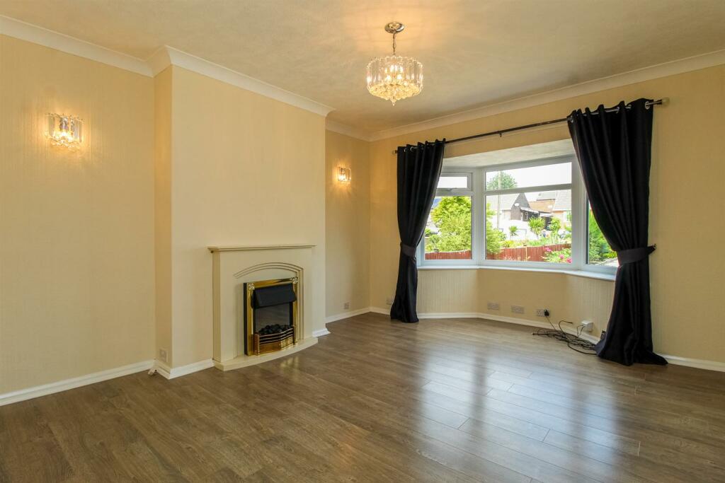 3 bed Semi-Detached Bungalow