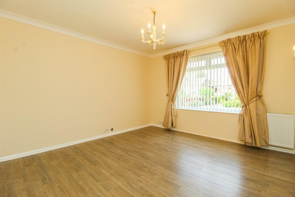 3 bed Semi-Detached Bungalow