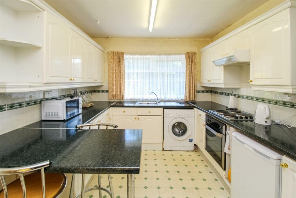 2 bed Semi-Detached Bungalow