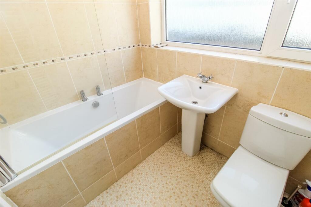 3 bed Semi-Detached Bungalow