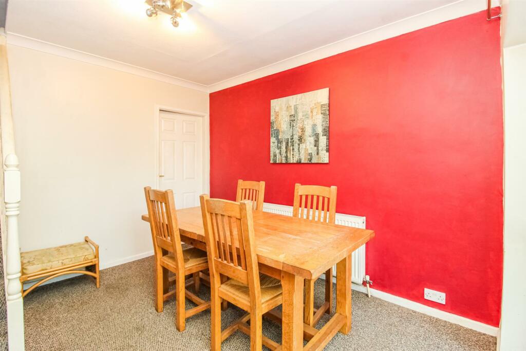 3 bed Semi-Detached Bungalow