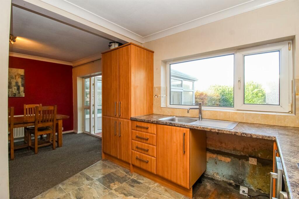 3 bed Semi-Detached Bungalow