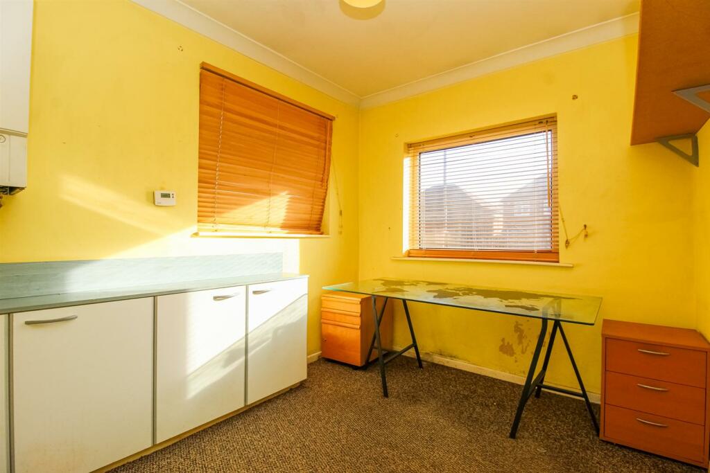 3 bed Semi-Detached Bungalow