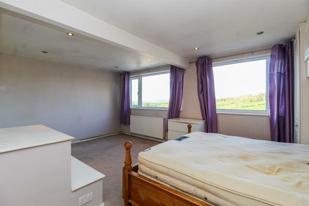 3 bed Semi-Detached Bungalow