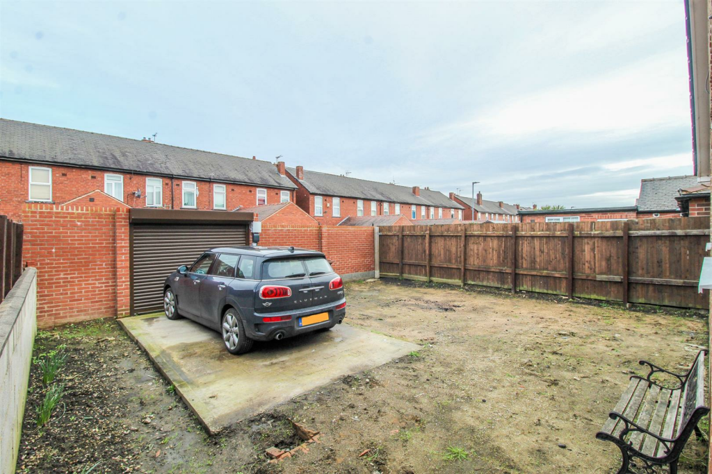 2 bed Detached Bungalow