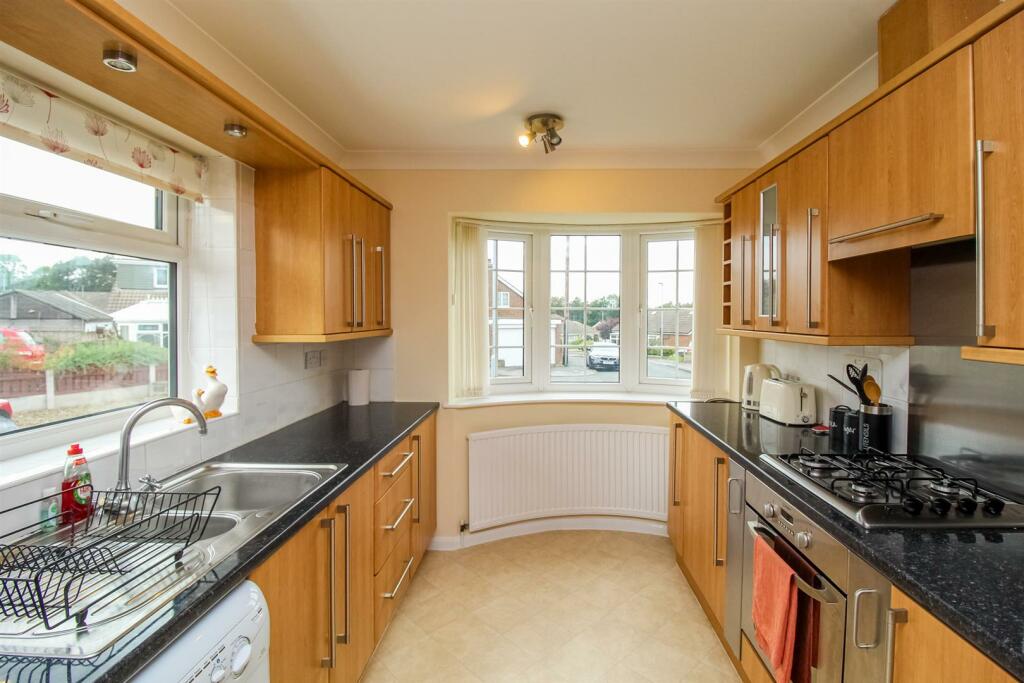 2 bed Semi-Detached Bungalow