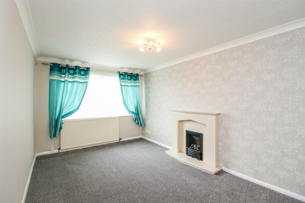 2 bed Semi-Detached Bungalow