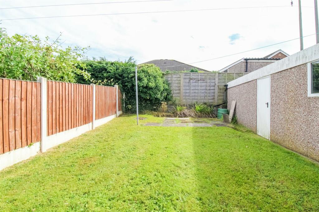 2 bed Semi-Detached Bungalow