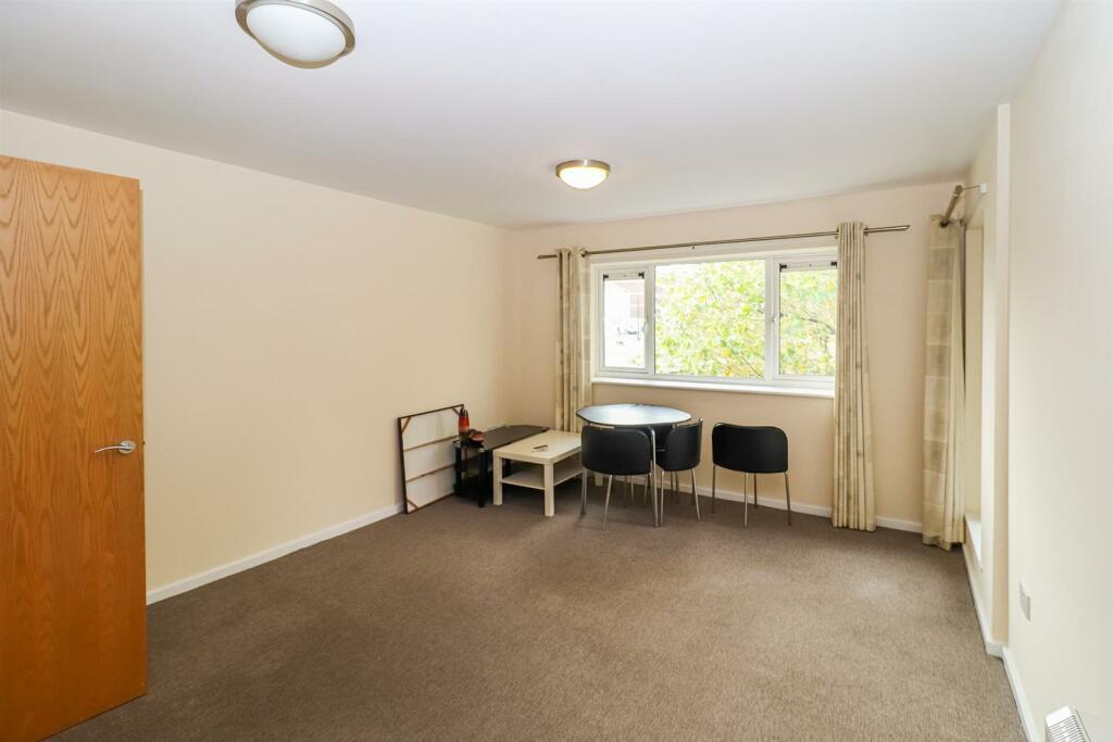 2 bed Apartment
